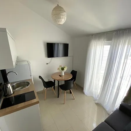 Apartman Lozic Baska Voda